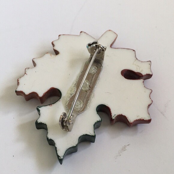 Autumn Splendor: Multi-Colored Fall Leaf Pin Brooch in Green, Orange, and Red - Picture 2 of 3